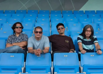 Float rilis lagu The Mirror Song