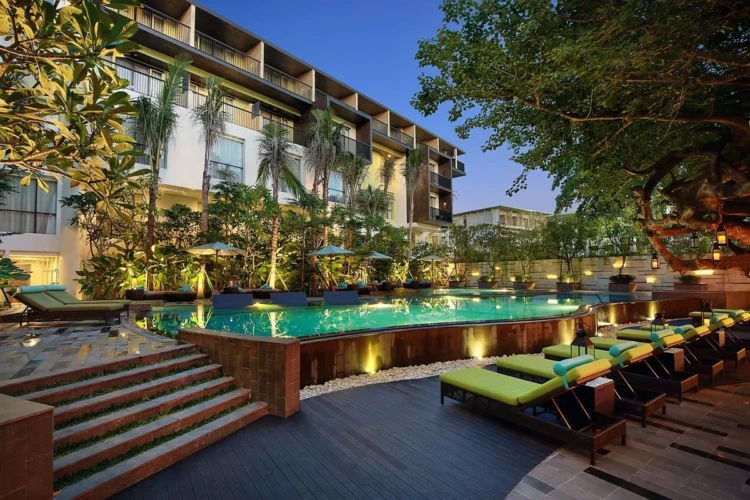 Jasa Renovasi Kolam Renang Profesional